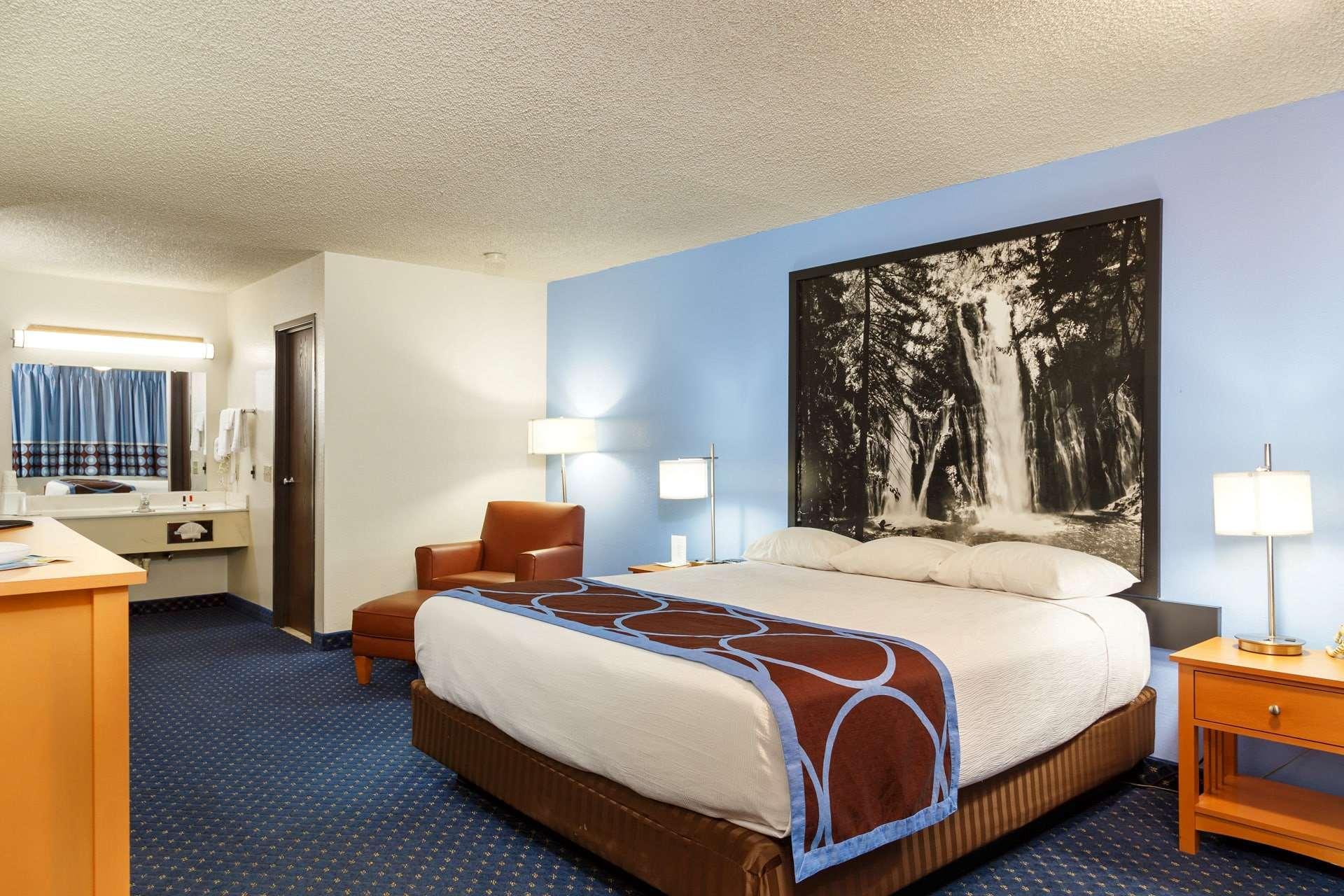 Super 8 By Wyndham Motel 2*