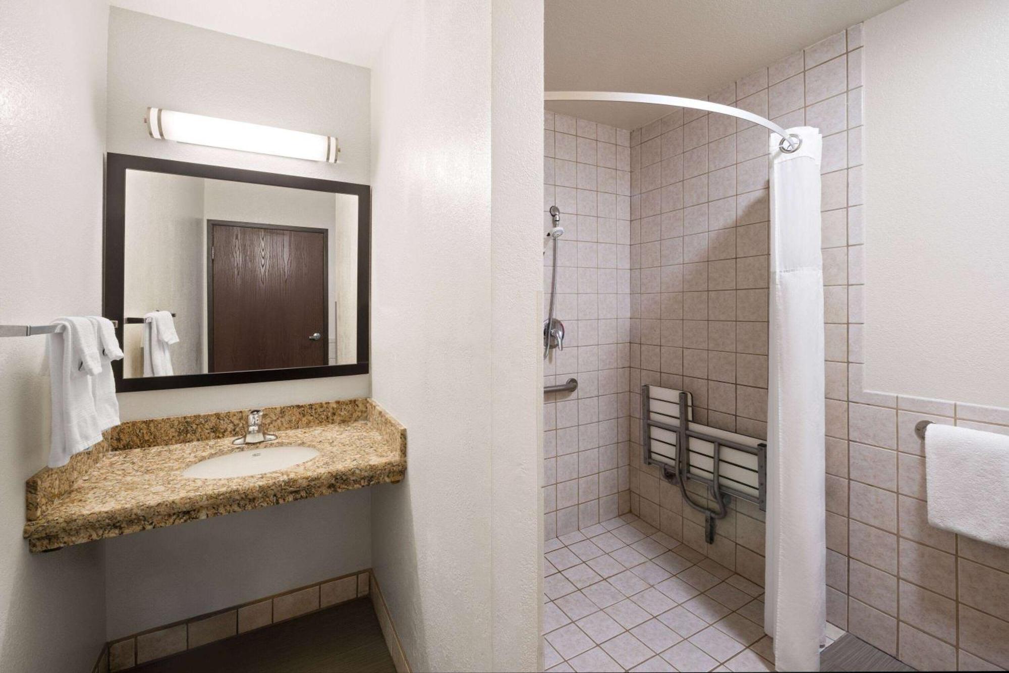 Super 8 By Wyndham 2*