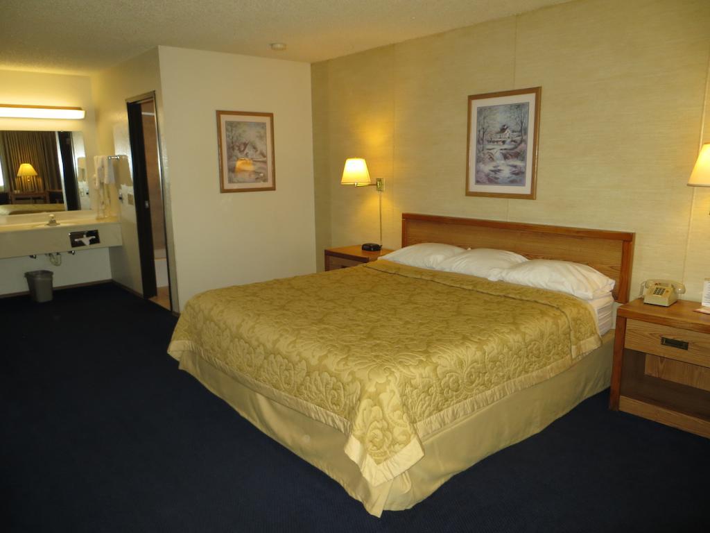 Super 8 By Wyndham Motel 2*